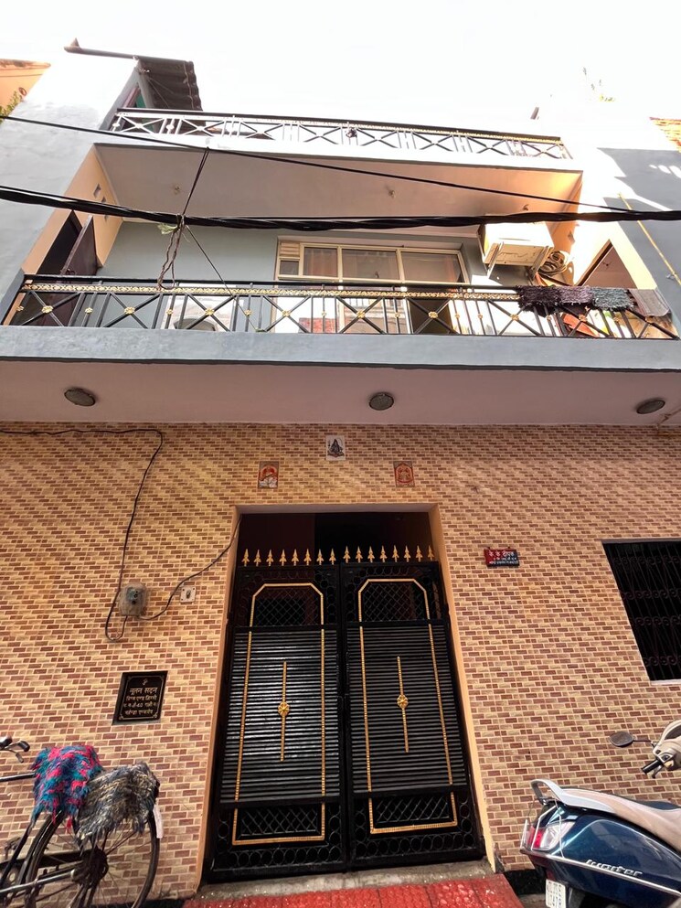 Exterior View, mahendra-enclave 6 Bedroom 100 Sq.Yd. Independent House In Shastri Nagar Ghaziabad 8074123