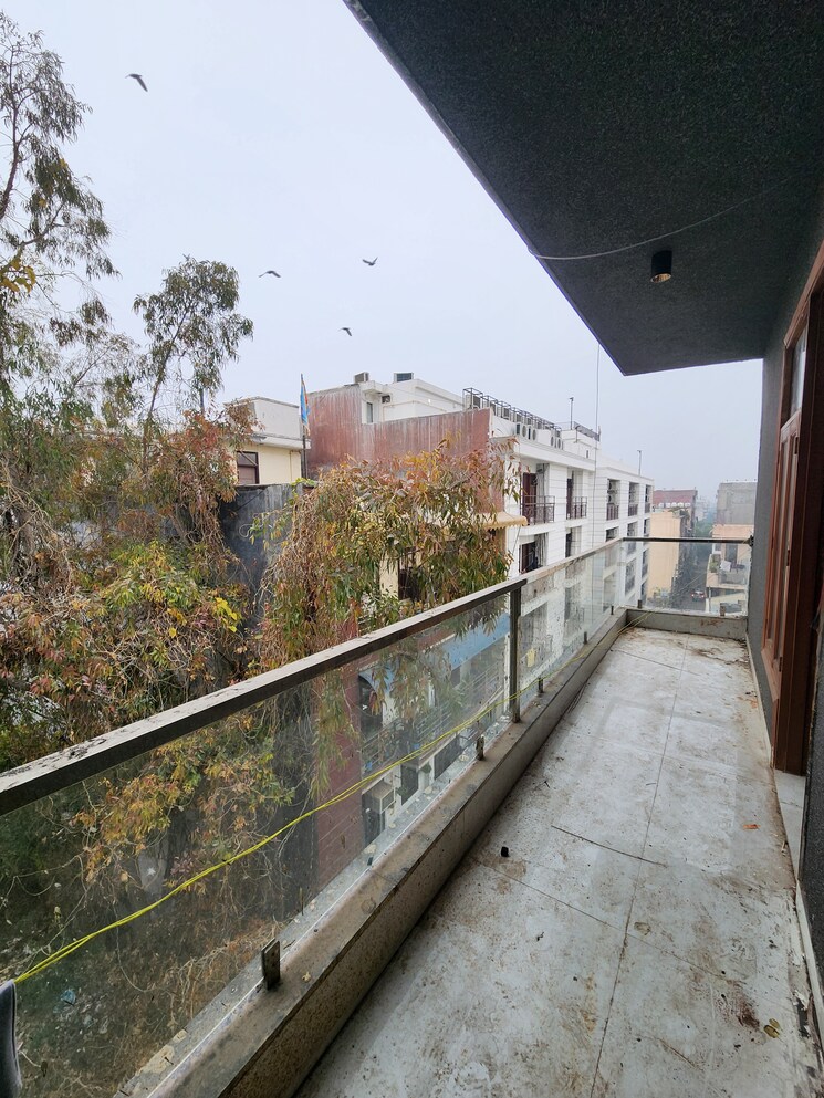 Balcony, chhajjupur 3 Bedroom 1150 Sq.Ft. Builder Floor In Chhajjupur Delhi 8074116