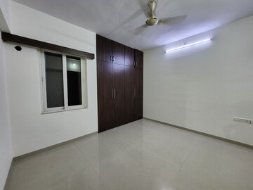 Room in 2 BHK Apartment at Dosti Group Imperia, Manpada – for Rent