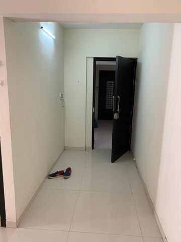 Room in 1 RK Apartment at Vaishnavi Dham Complex, Asangaon – for Sale
