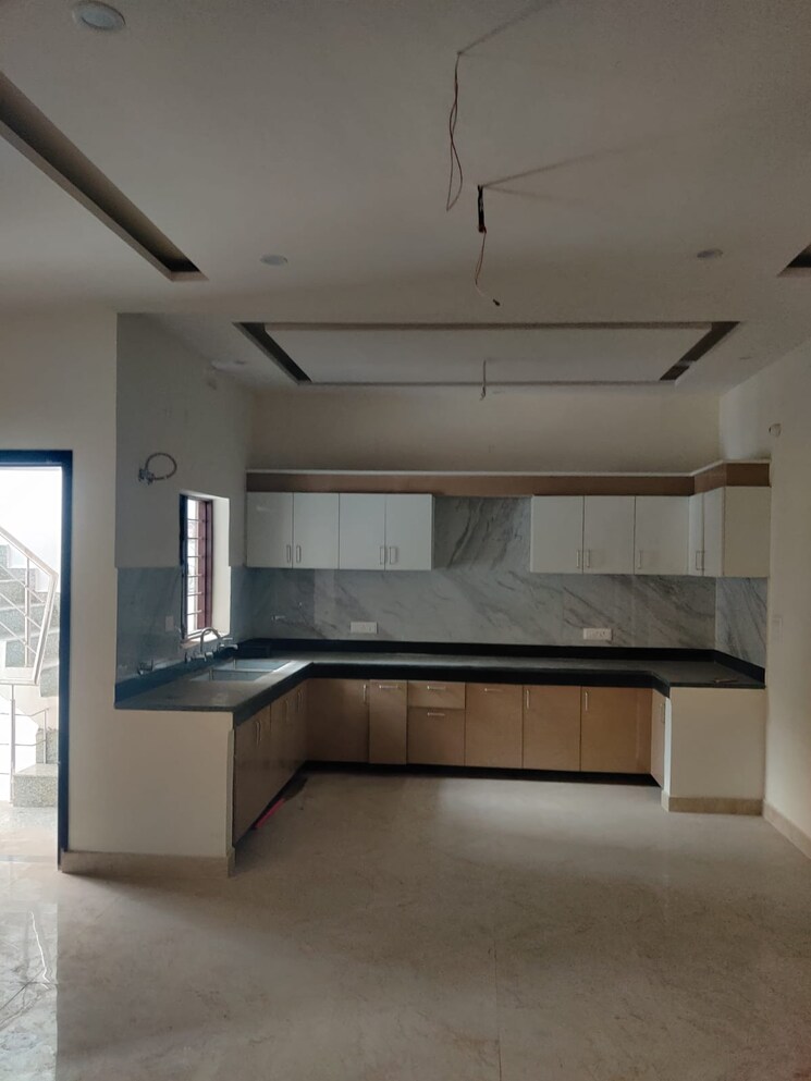 Kitchen, sector 125 3 Bedroom 140 Sq.Yd. Apartment In Sector 125 Mohali 8074132