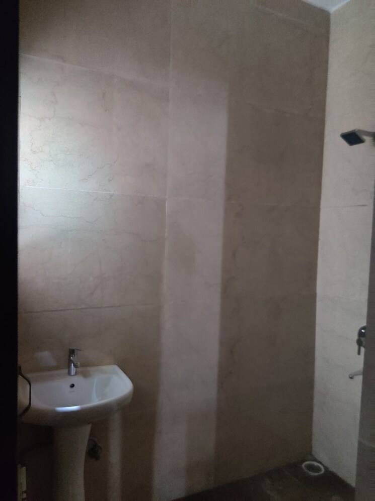 Bathroom, sector 125 3 Bedroom 140 Sq.Yd. Apartment In Sector 125 Mohali 8074132