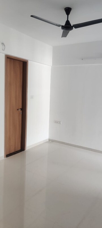 Room in 2 BHK Apartment at Majestique Signature Towers, Balewadi – for Rent