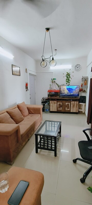 Room in 1 BHK Apartment at Ghansoli – for Rent