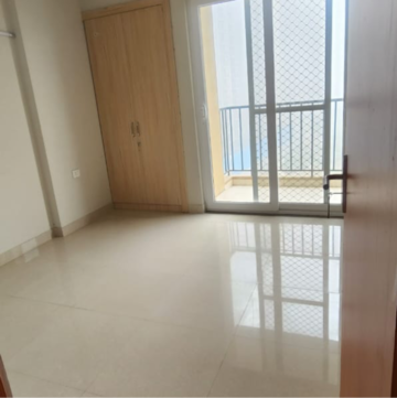 Room in 3 BHK Apartment at Tata Eureka Park, Sector 150 – for Rent