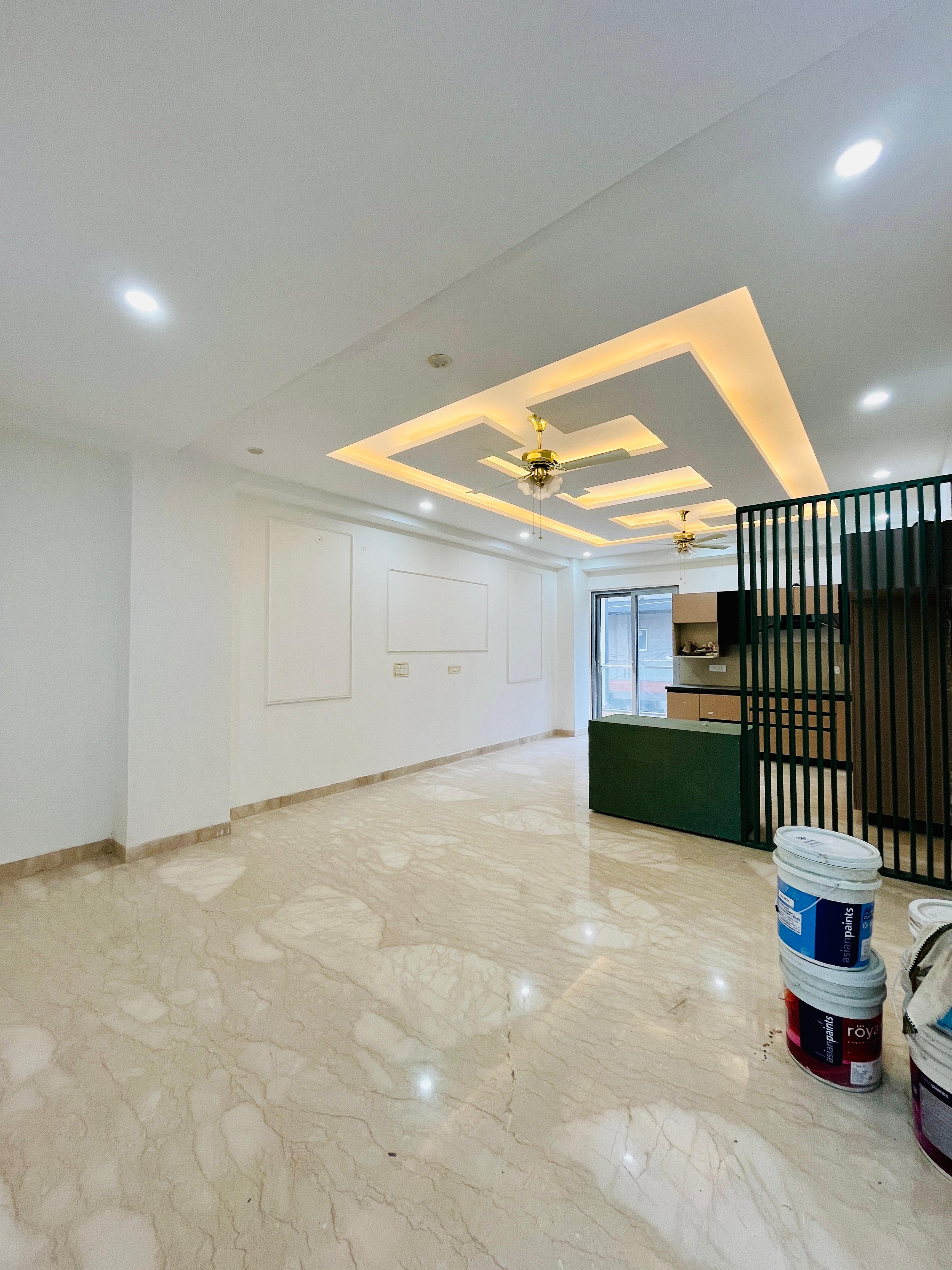 3 BHK + Servant Room Builder Floor For Sale in Sushant Lok 2
