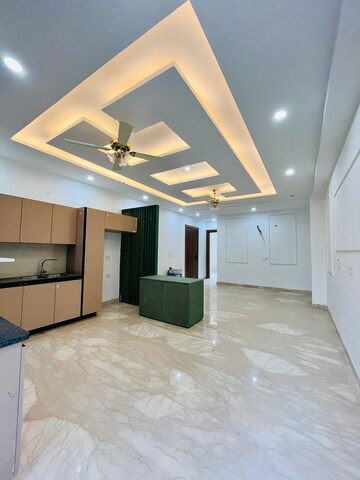 Room in 3 BHK Builder Floor at Sushant Lok 2, Sector 57 – for Sale