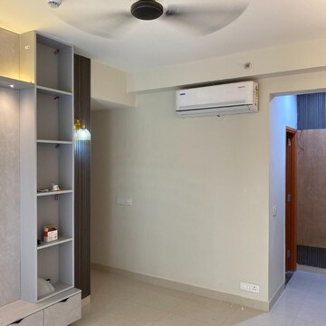 Room in 3 BHK Apartment at Tata Eureka Park, Sector 150 – for Rent