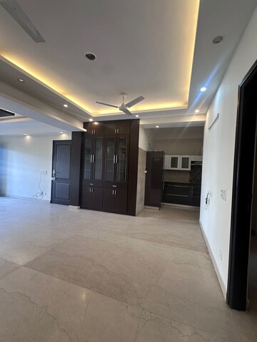 Room in 3 BHK Builder Floor at Sector 51 – for Rent