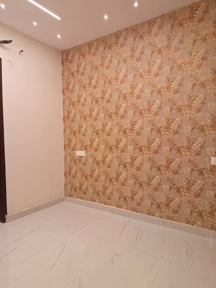 Room, peer mucchalla 3 Bedroom 1300 Sq.Ft. Builder Floor In Peer Mucchalla Zirakpur 8074265