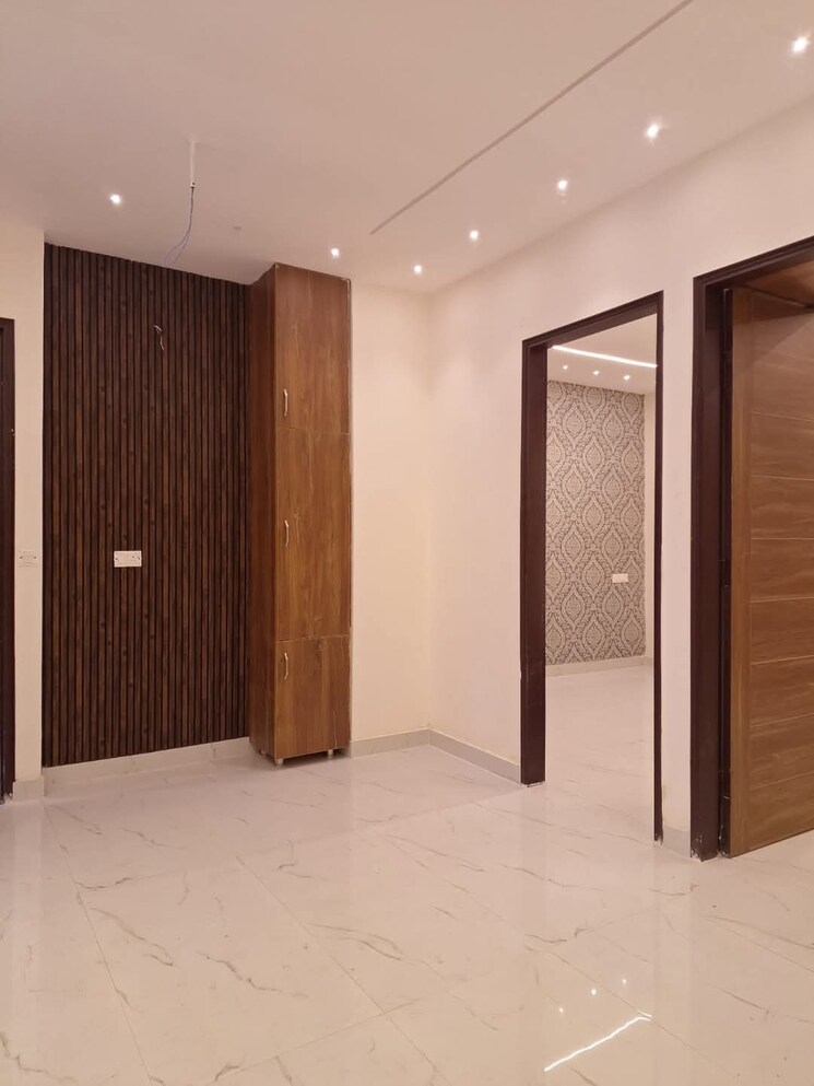 Room, peer mucchalla 3 Bedroom 1300 Sq.Ft. Builder Floor In Peer Mucchalla Zirakpur 8074265