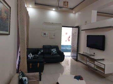 Master Bedroom in 3.5 BHK Apartment at Aims Golf City, Sector 75 – for Sale