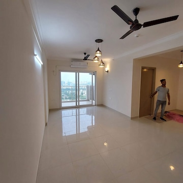 Room in 4 BHK Apartment at Pareena Coban Residences, Sector 99a – for Rent