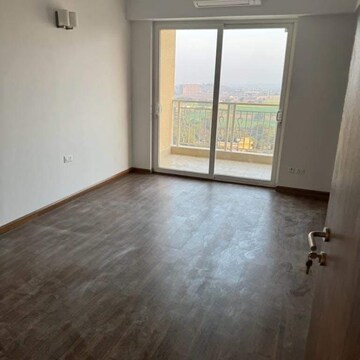 Room in 4 BHK Apartment at Pareena Coban Residences, Sector 99a – for Rent