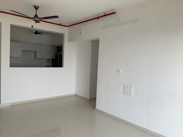 Room in 2 BHK Apartment at Mayfair The View, Vikhroli West – for Rent