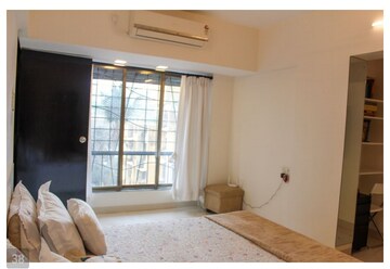 Room in 4 BHK Apartment at Makhan Dham, Khar West – for Sale