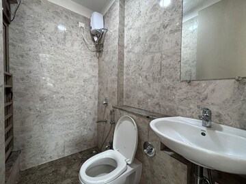 Bathroom in 1 BHK Apartment at Sheth Vasant Oasis, Andheri East – for Rent