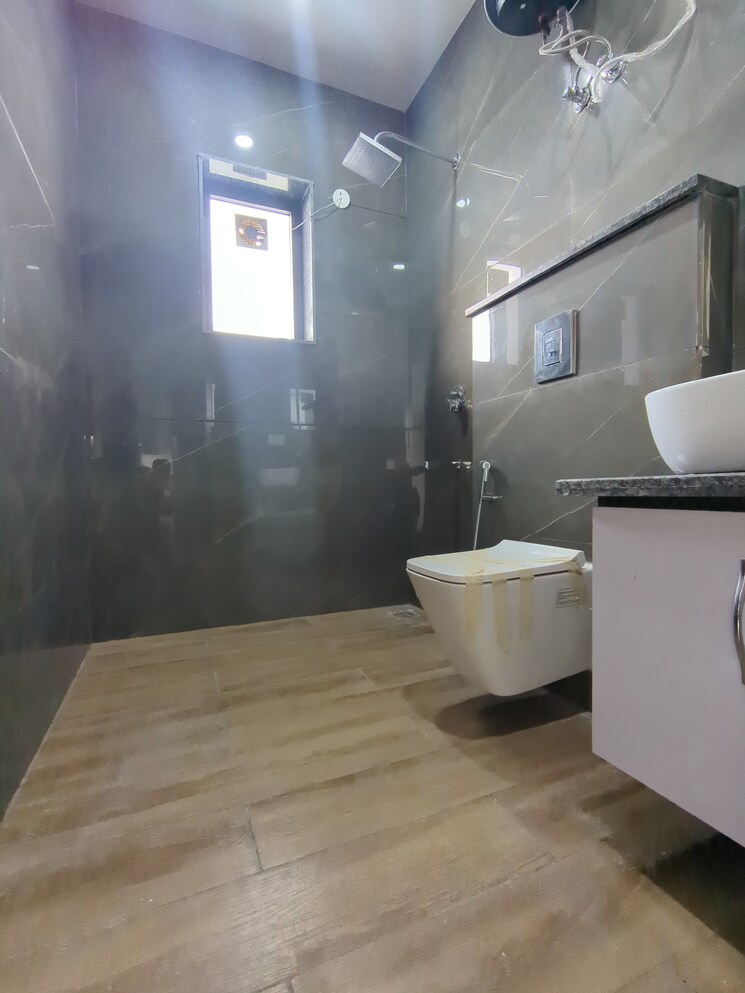 Bathroom, sushant lok ii 4 Bedroom 303 Sq.Yd. Builder Floor In Sushant Lok ii Gurgaon 8074489