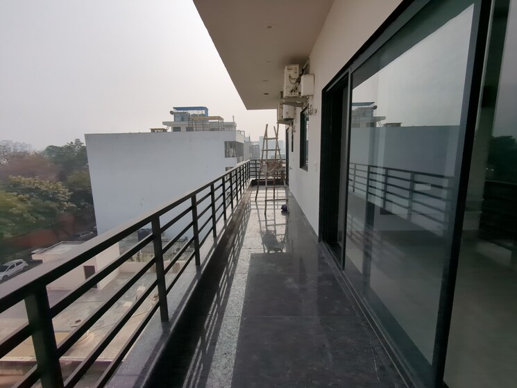 Balcony, sushant lok ii 4 Bedroom 303 Sq.Yd. Builder Floor In Sushant Lok ii Gurgaon 8074489
