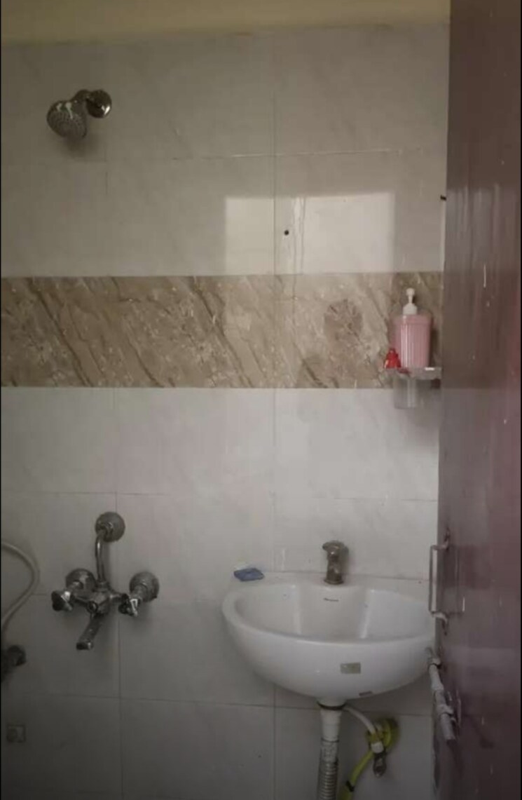 Bathroom, macker-silver-estate-vertica 3 Bedroom 950 Sq.Ft. Apartment In Katara Hills Bhopal 8074482