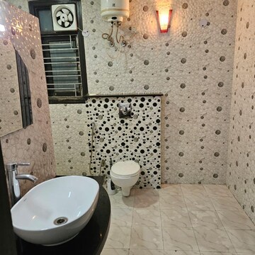 Bathroom in 3.5 BHK Builder Floor at Ansal Sushant Lok I, Sector 43 – for Rent