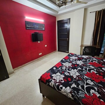 Bedroom in 3.5 BHK Builder Floor at Ansal Sushant Lok I, Sector 43 – for Rent