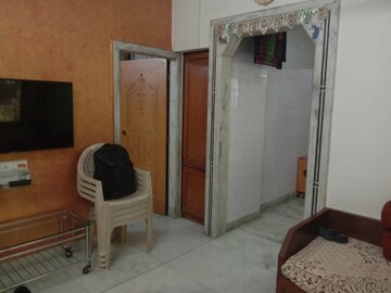 Bathroom in 2 BHK Apartment at Satguru Sharan I, Mulund East – for Rent