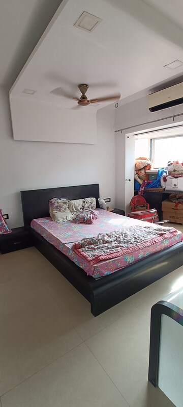 Bedroom in 3 BHK Apartment at Kalpataru Hills, Manpada – for Sale