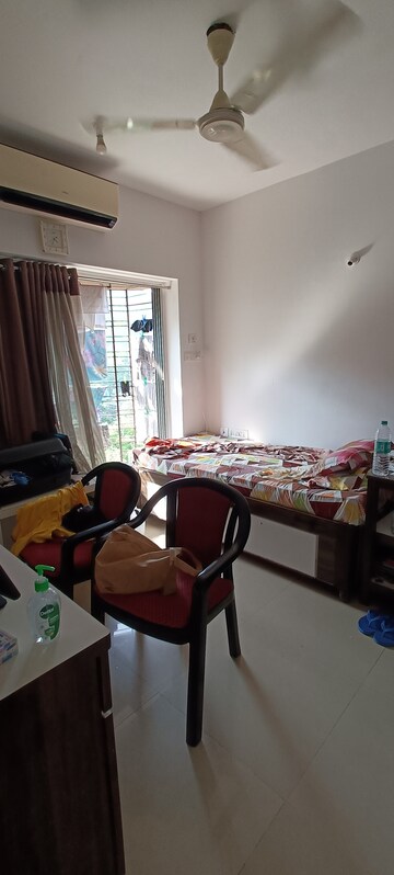 Living Room in 3 BHK Apartment at Kalpataru Hills, Manpada – for Sale