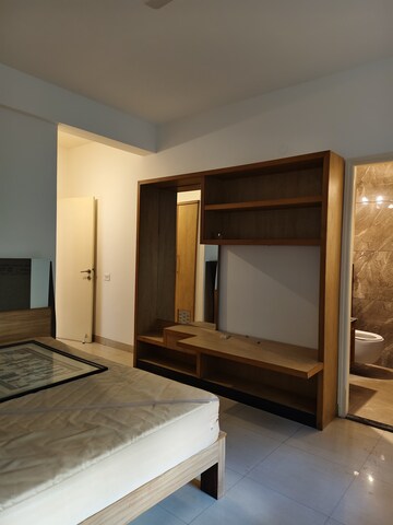 Room in 3 BHK Apartment at Halasuru – for Rent