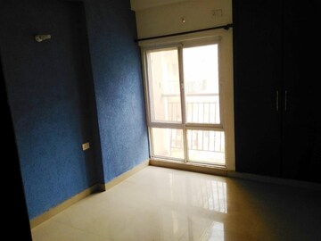 Room in 2 BHK Apartment at Antriksh Golf View, Sector 78 – for Rent