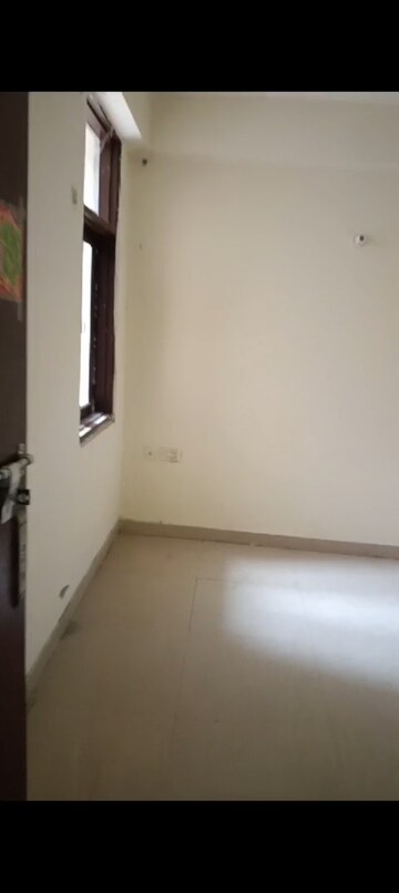 Room in 2 BHK Apartment at Meenal Balmukund Residency, Raj Nagar Extension – for Sale