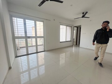 Room in 2 BHK Apartment at Prathamesh Excellencia, Tathawade – for Rent