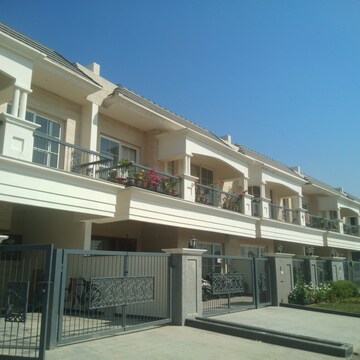 5 BHK Villa – Exterior View View at North Mullanpur - for Sale