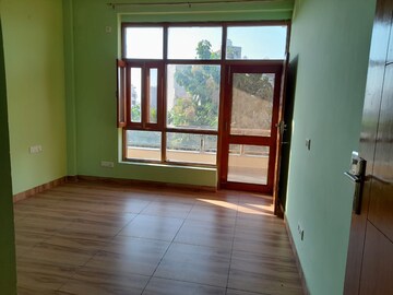 Room in 2 BHK Apartment at Settlers India, Sector 57 – for Rent