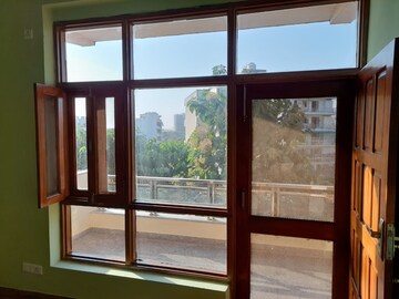 Room in 2 BHK Apartment at Settlers India, Sector 57 – for Rent