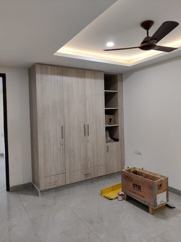 Room in 3 BHK Builder Floor at Parklands, Sector 85 – for Sale