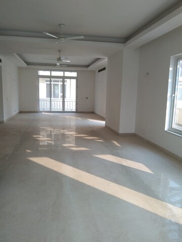 Room in 4 BHK Villa at Emaar Marbella, Sector 66 – for Rent