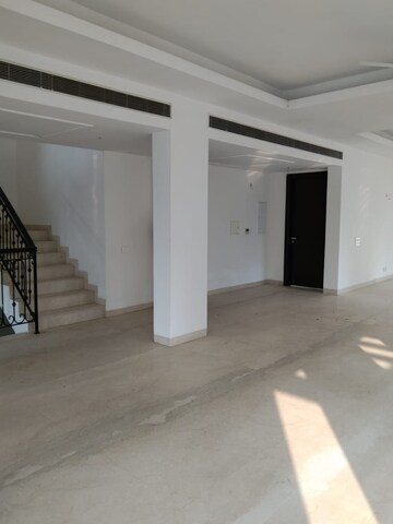 Room in 4 BHK Villa at Emaar Marbella, Sector 66 – for Rent