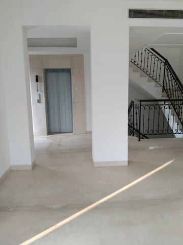 Room in 4 BHK Villa at Emaar Marbella, Sector 66 – for Rent