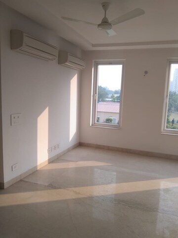 Room in 5 BHK Villa at Emaar Marbella, Sector 66 – for Rent