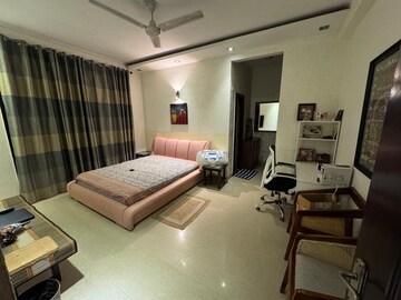 Living Room in 3 BHK Builder Floor at Ardee City, Sector 52 – for Rent