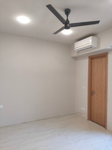 Room in 3 BHK Apartment at M3M Heights, Sector 65 – for Rent