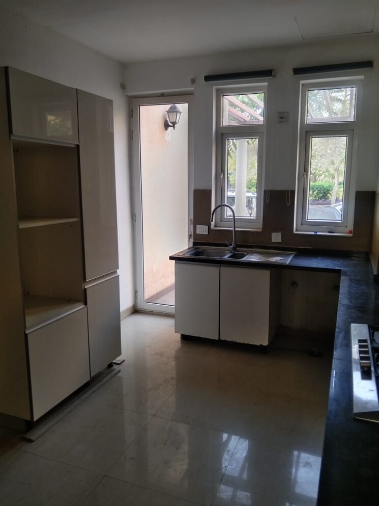 Kitchen, emaar-marbella 5 Bedroom 6520 Sq.Ft. Villa In Sector 66 Gurgaon 8075018