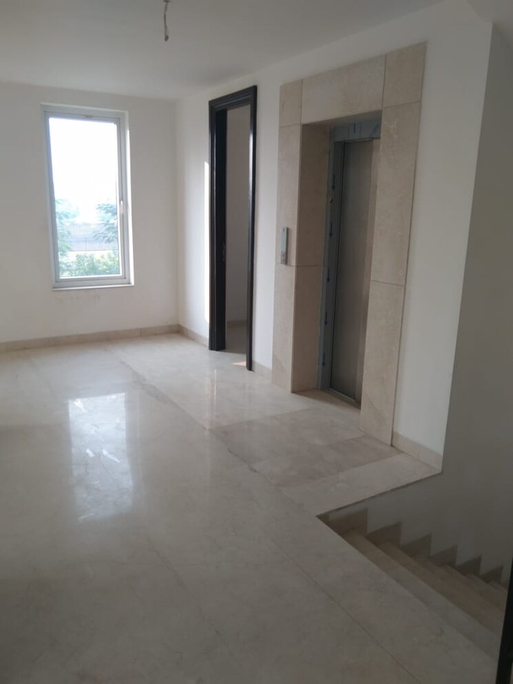 Room, emaar-marbella 5 Bedroom 8120 Sq.Ft. Villa In Sector 66 Gurgaon 8075037
