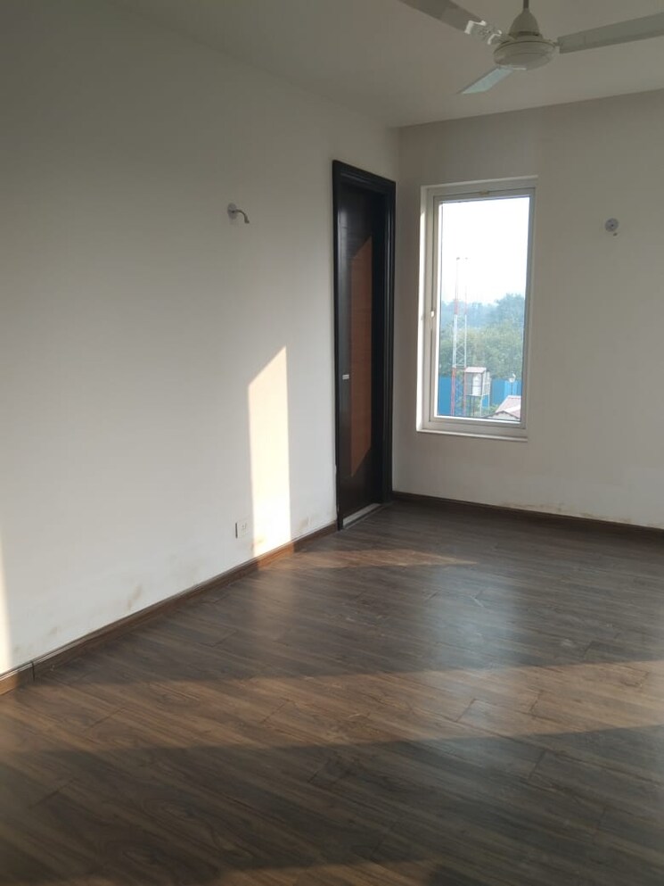 Room, emaar-marbella 5 Bedroom 8120 Sq.Ft. Villa In Sector 66 Gurgaon 8075037