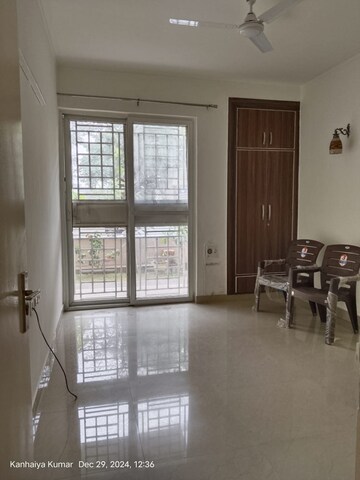 Room in 3.5 BHK Builder Floor at Orchid Island, Sector 51 – for Rent