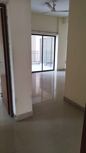 Room in 3 BHK Apartment at Ardee City Palm Grove Heights, Sector 52 – for Rent