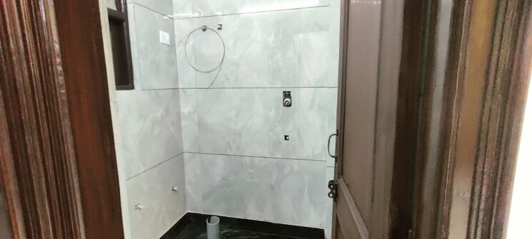 Bathroom, rohini sector 24 2 Bedroom 60 Sq.Mt. Builder Floor In Rohini Sector 24 Delhi 8075091