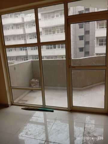 Room in 2 BHK Apartment at Pyramid Heights, Sector 85 – for Rent